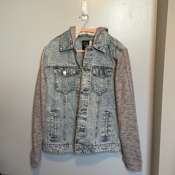NWT RETRO LOOK JEAN JACKET - Picture 1 of 4